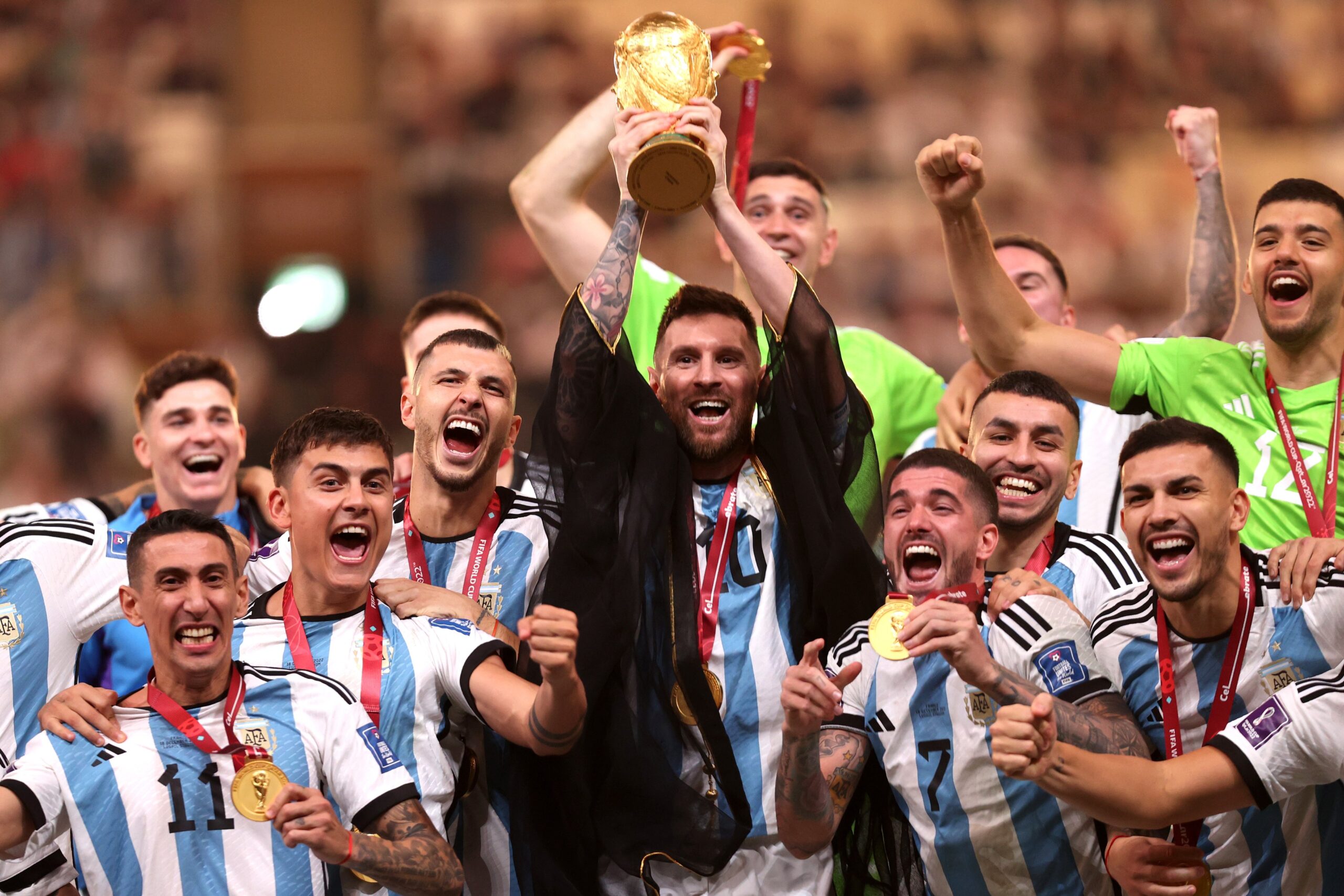 Tan grande tan glorioso tan campeón Argentina recibió la Copa del