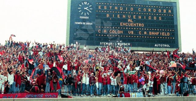 Este 26 de junio se celebra el día del hincha de Colón ...